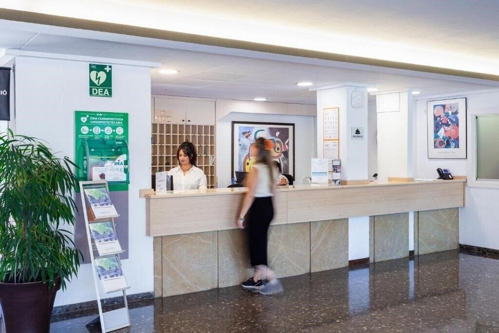 Фотографія Checkin Montserrat 3*