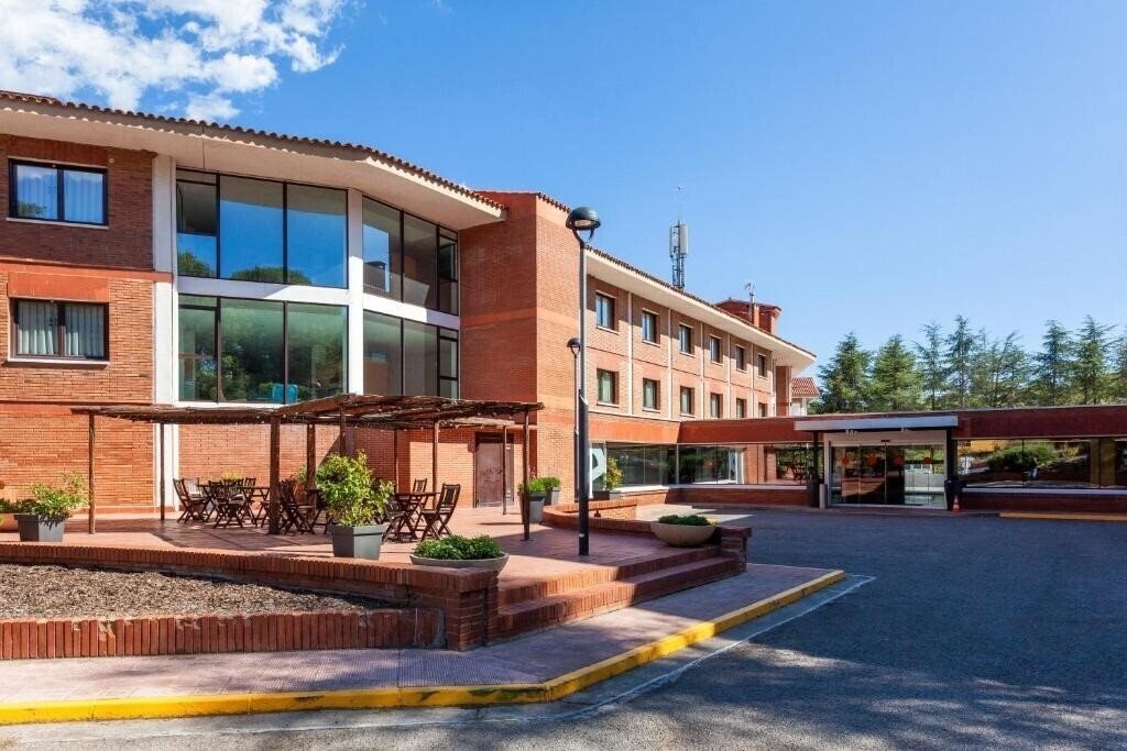 Картинка Checkin Montserrat 3*
