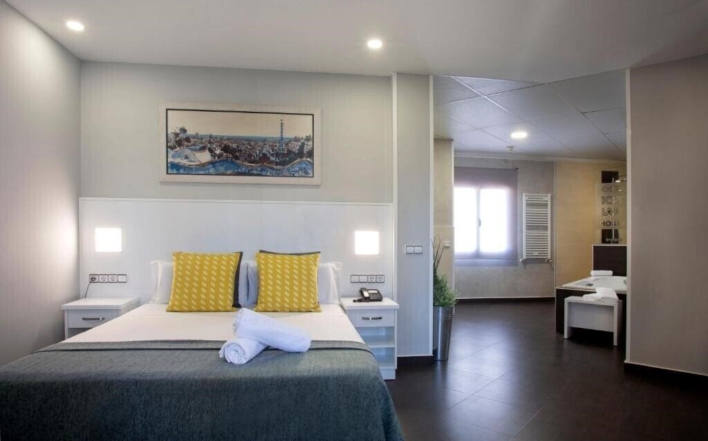 Фотографія Sans 2*