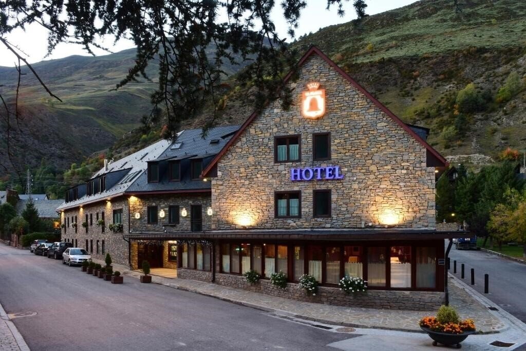 Отель Hotel Vilagaros Apartamentos 4*