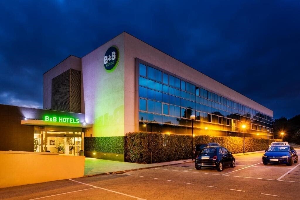 Готель B&B Hotel Barcelona Sant Cugat 3*