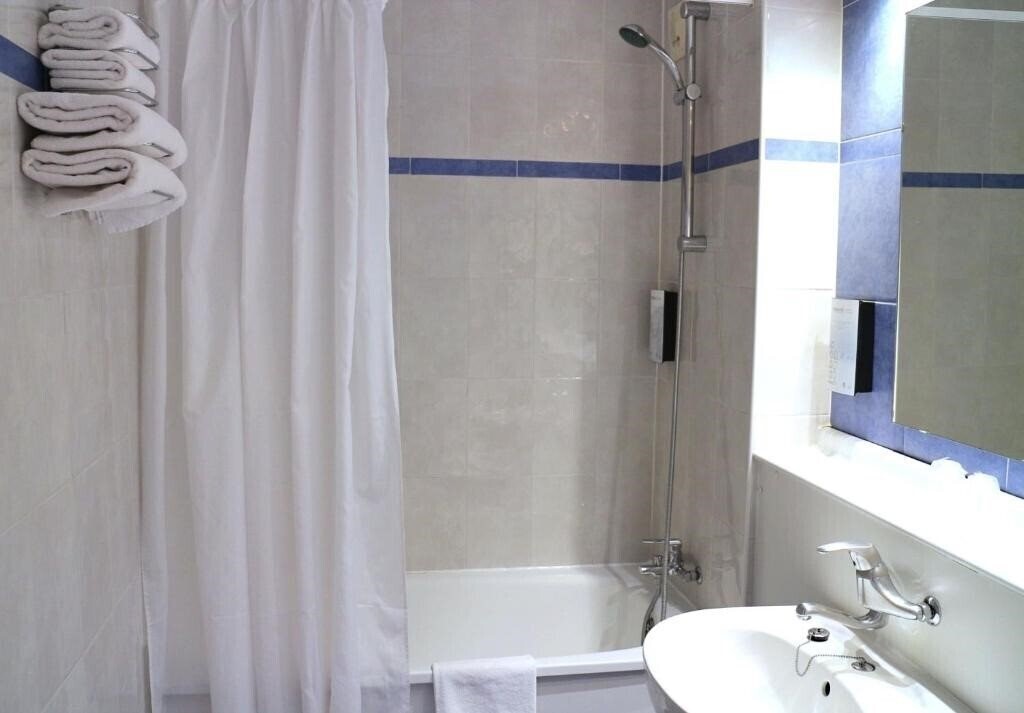 Фотографія Travelodge Barcelona Del Valles 3*