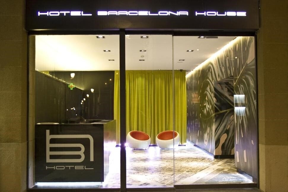 Готель El Hotel Barcelona House 3*