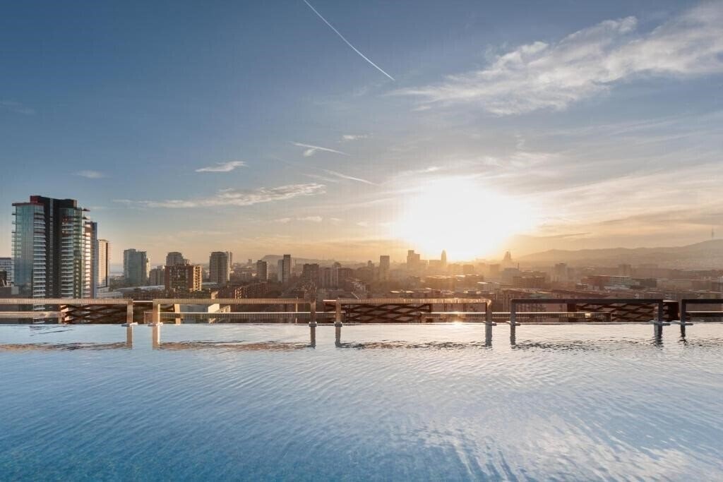 Готель Tembo Barcelona 4*