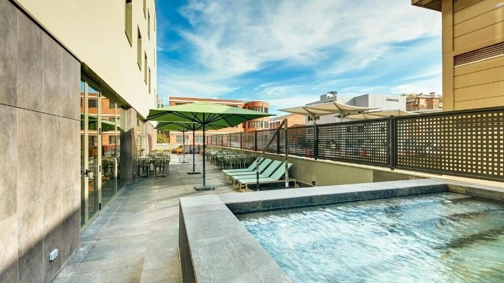 Отель Sercotel Barcelona El Prat 4*