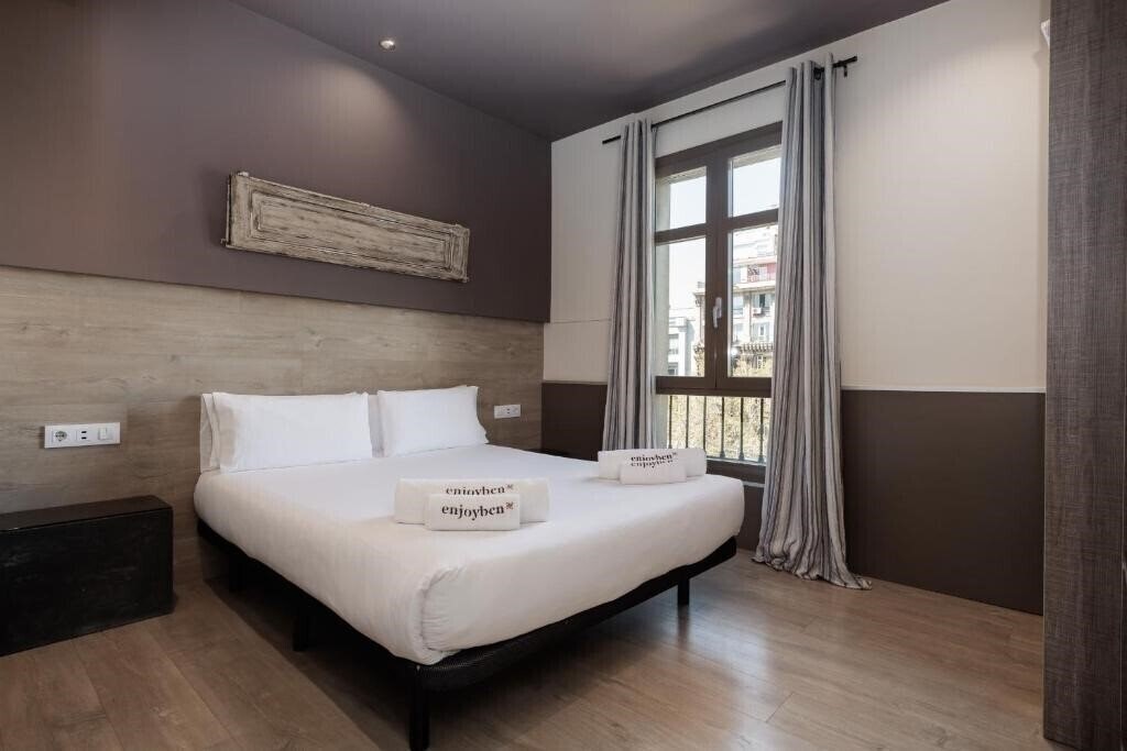 Отель Enjoybcn Miro Apartments 4*