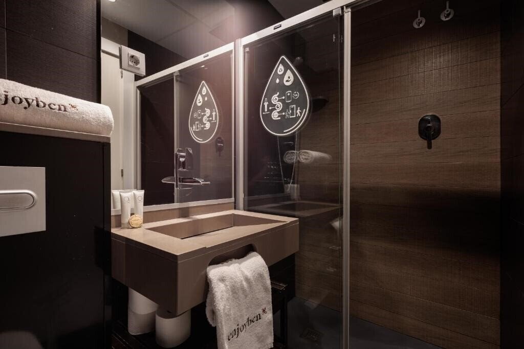 Фото Enjoybcn Miro Apartments 4*