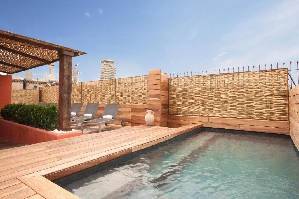 Отель Enjoybcn Colon Apartments 4*