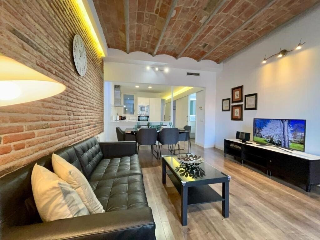 Фото BarcelonaForRent Tucson Suites 3*