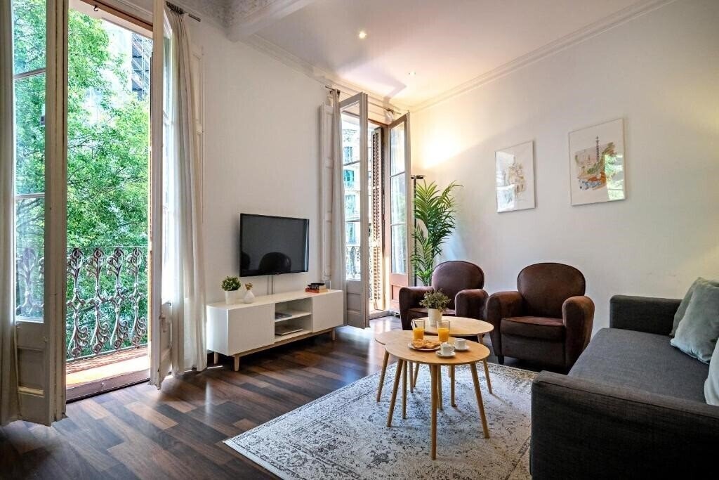 Фото Habitat Apartments Eixample Balconies 4*