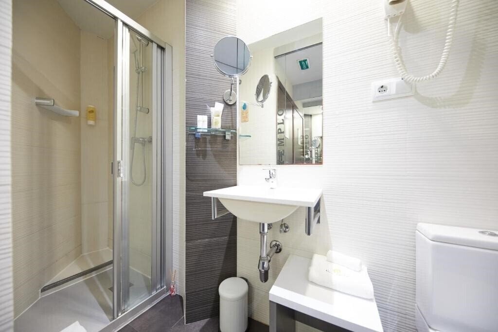 Фотографія Hostemplo Sagrada Familia 3*