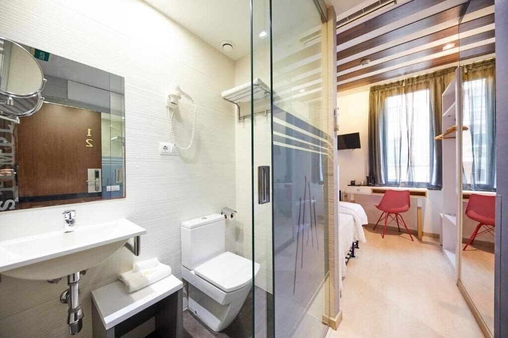 Зображення Hostemplo Sagrada Familia 3*