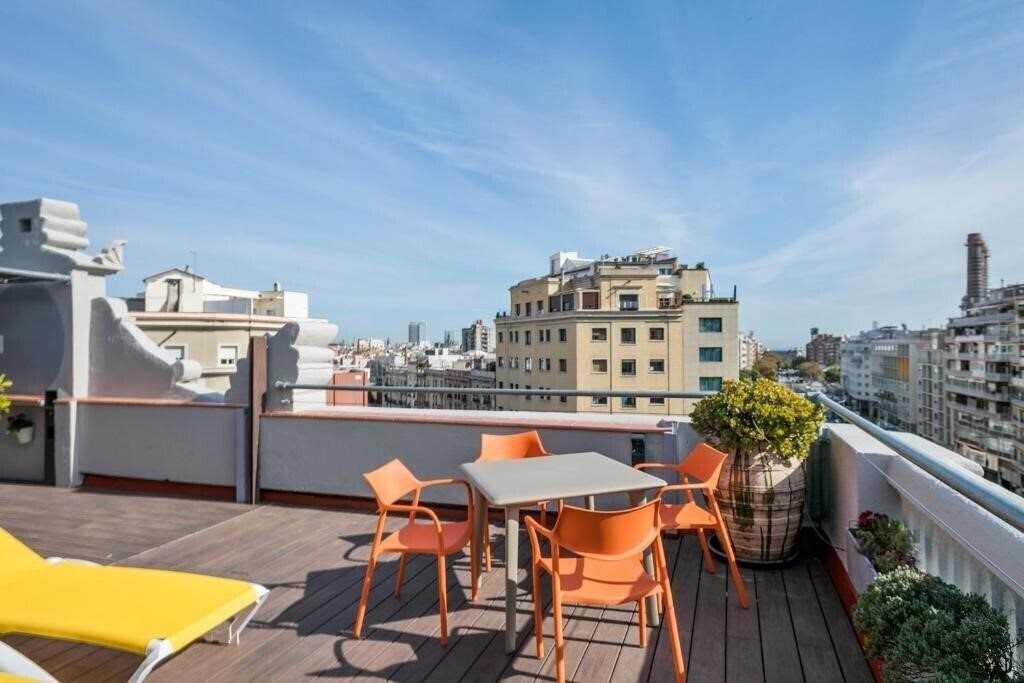 Готель Stay Together Barcelona Apartments 4*