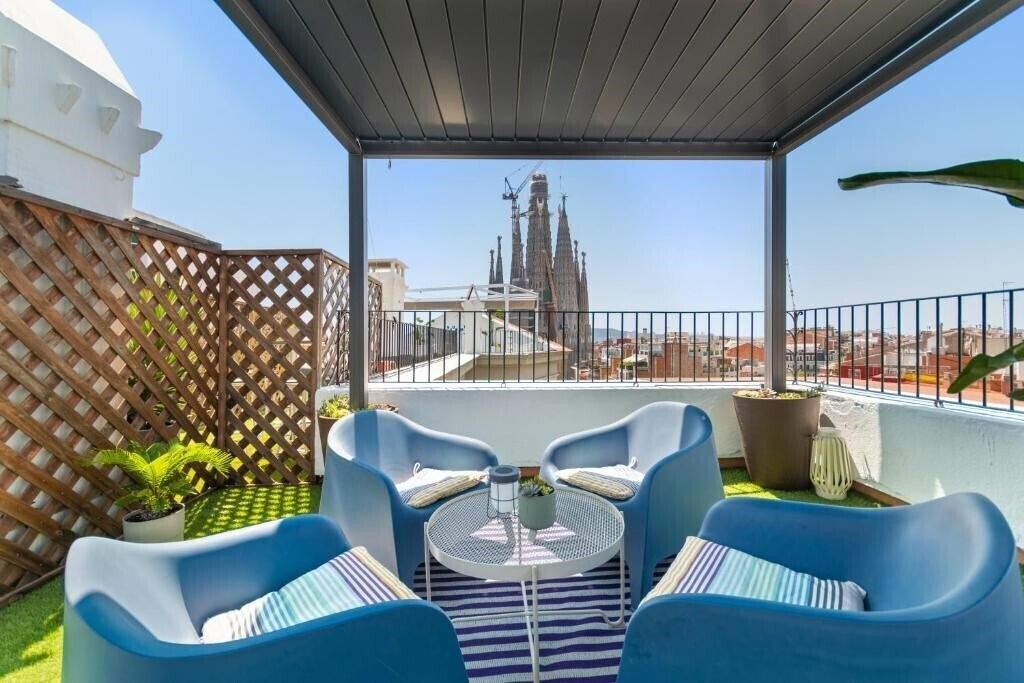 Отель Suite Home Sagrada Familia 5*