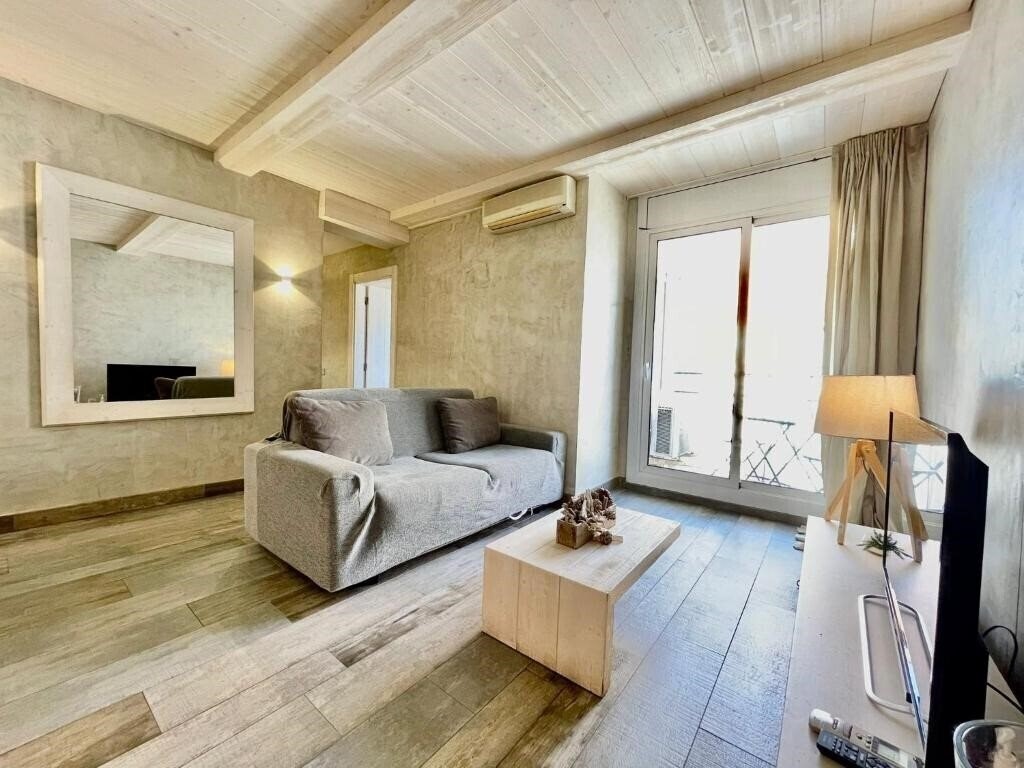 Отель BarcelonaForRent Market Suites 3*