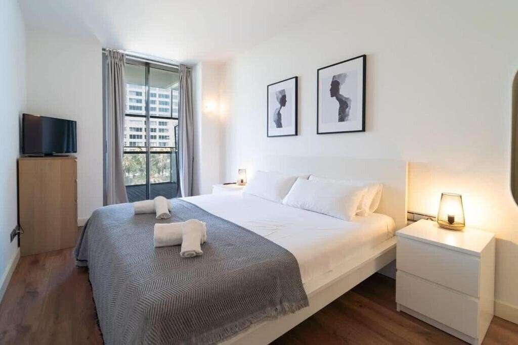 Фото Unique Rentals - Seafront Lux Suites 4*