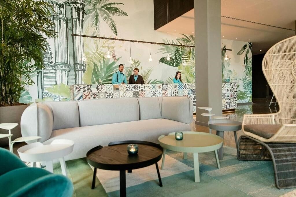 Картинка Motel One Barcelona - Ciutadella 3*