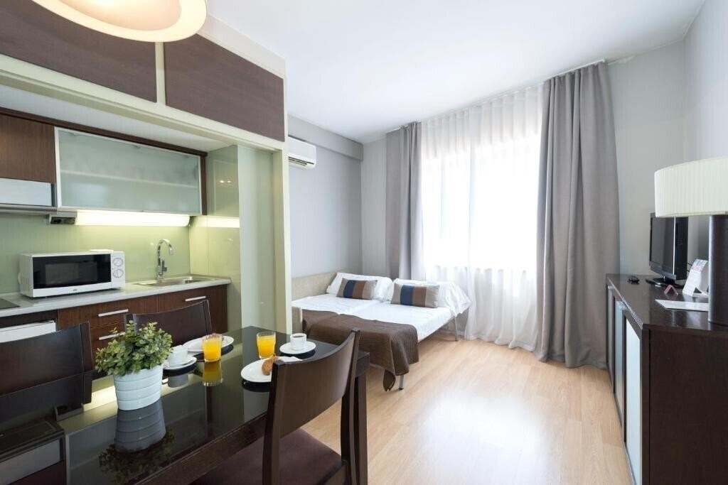 Картинка Senator Barcelona Apartments 3*