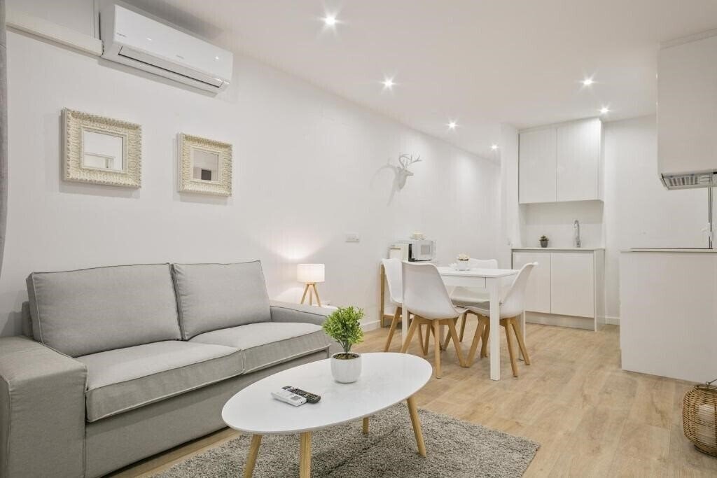 Фотографія The White Flats Les Corts 4*