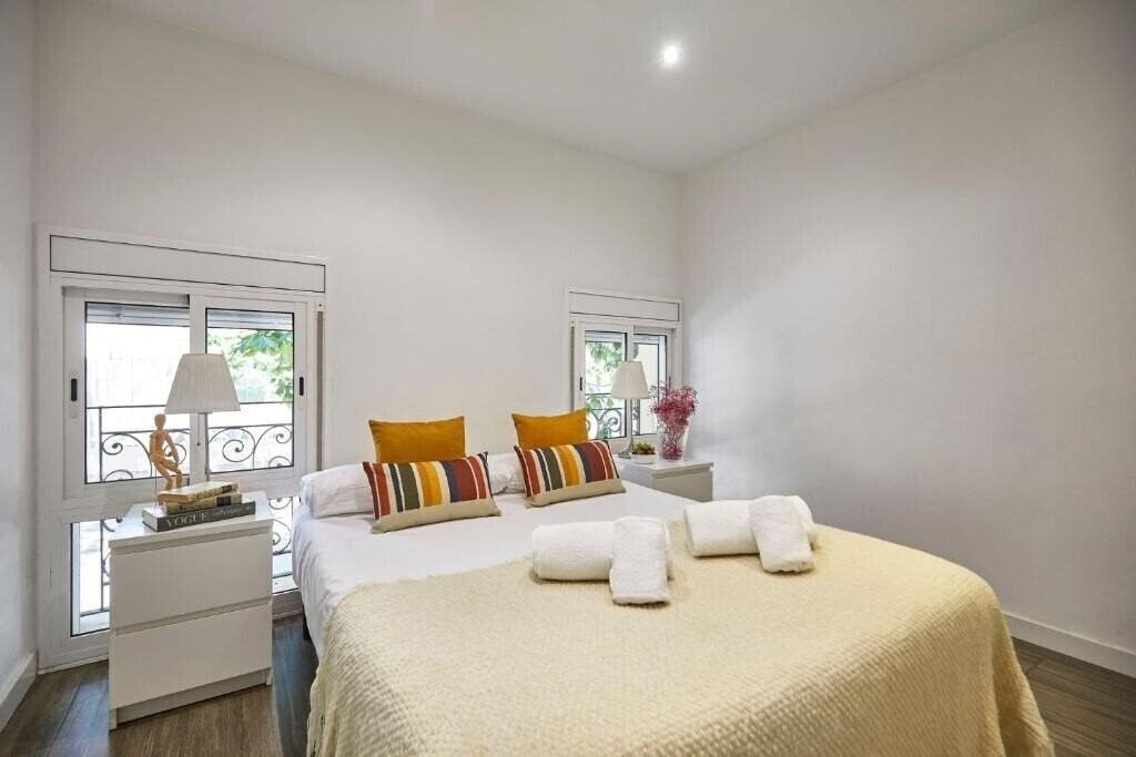 Отель BBarcelona Sant Pau Flats 4*