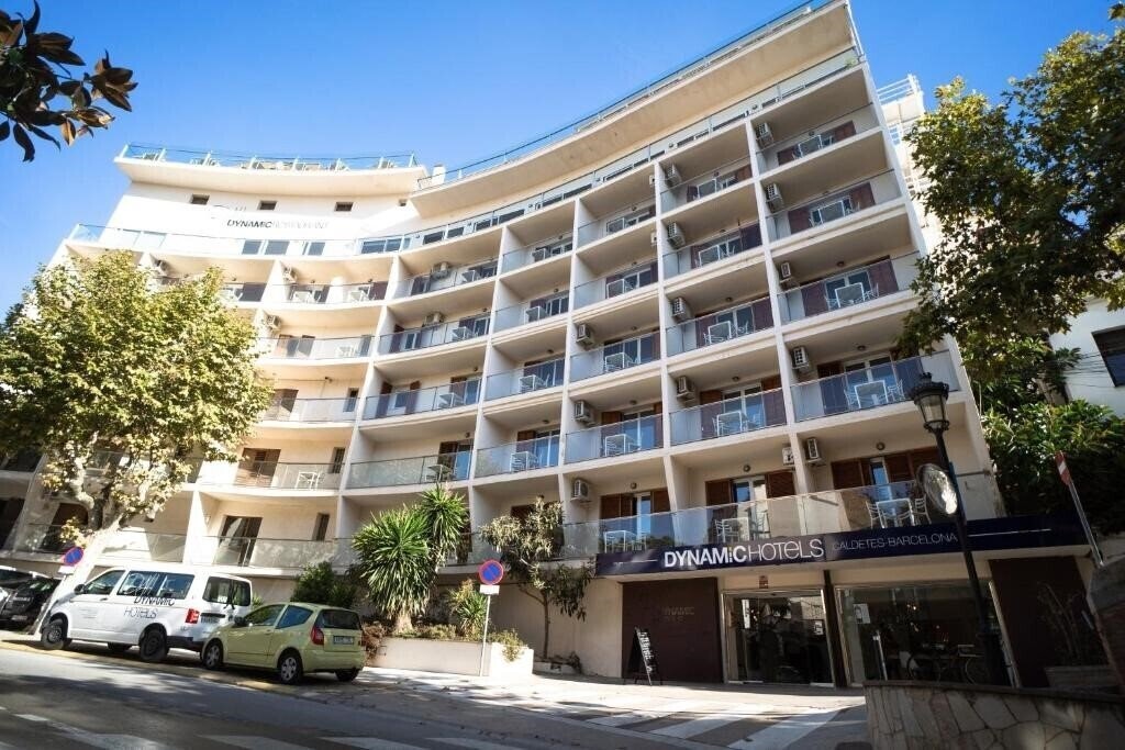 Отель Dynamic Hotels Caldetes Barcelona 3*