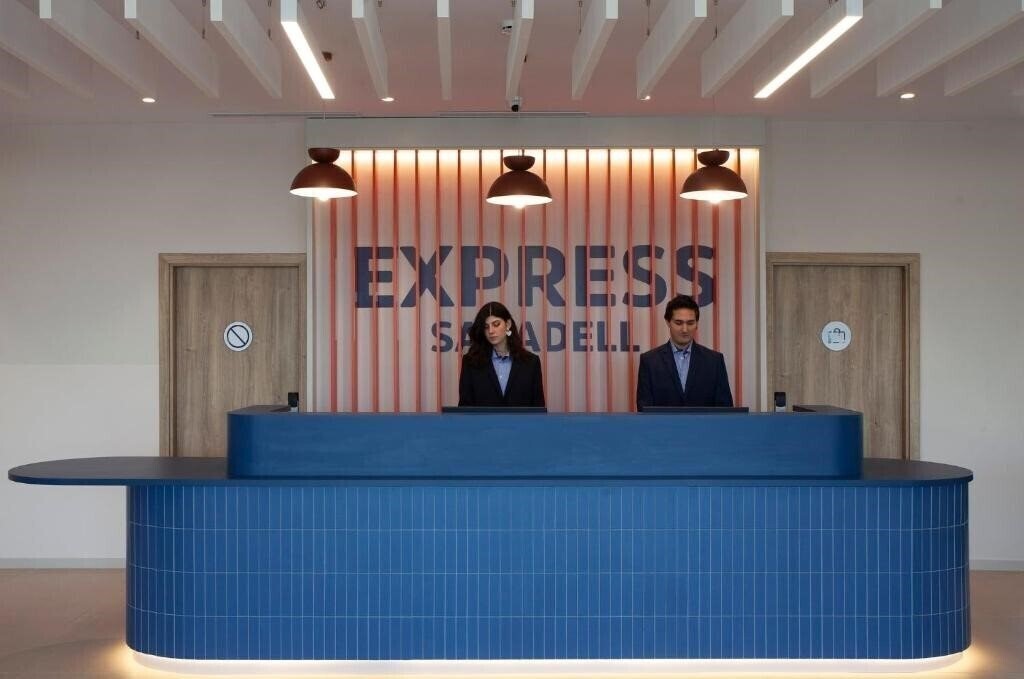 Фотографія Holiday Inn Express & Suites Barcelona Sabadell 3*