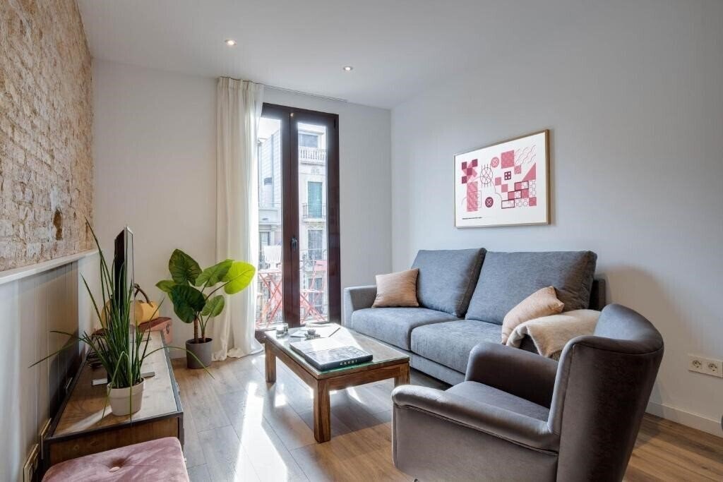 Готель Lucasland Apartments Barcelona 3*