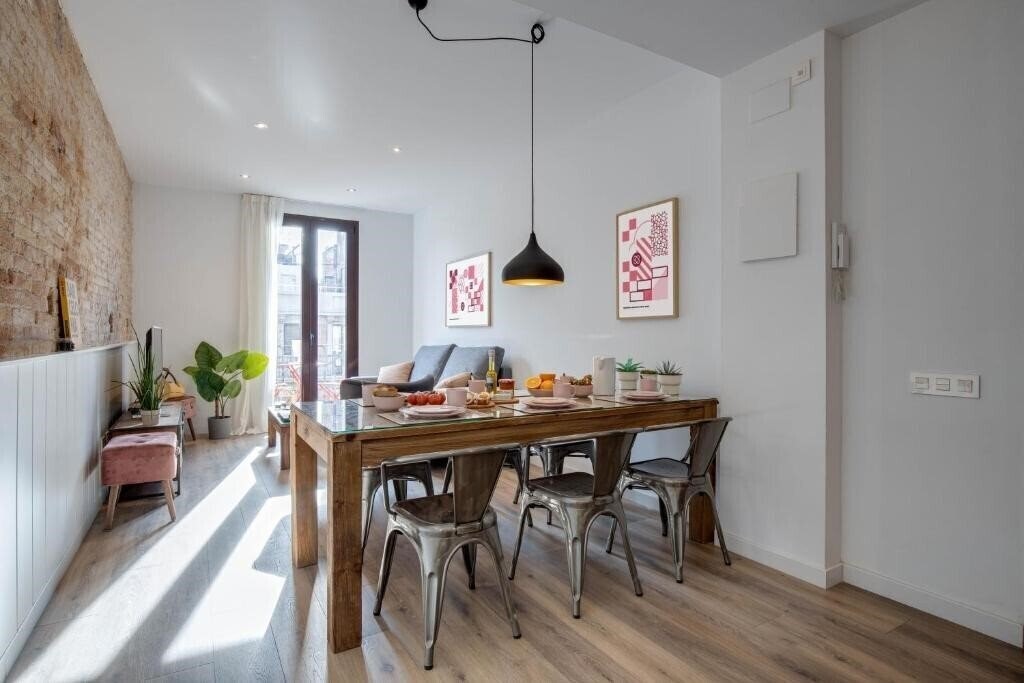 Фото Lucasland Apartments Barcelona 3*