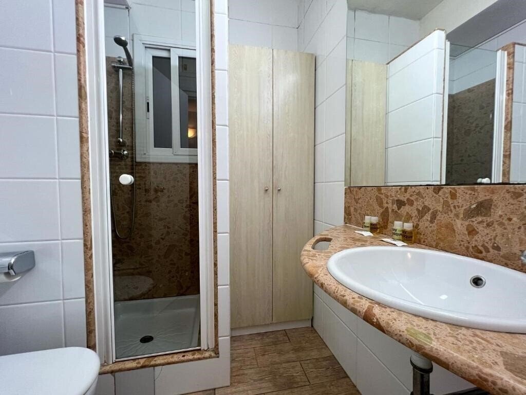 Фотографія Stay U-Nique Apartment Sardenya II 4*