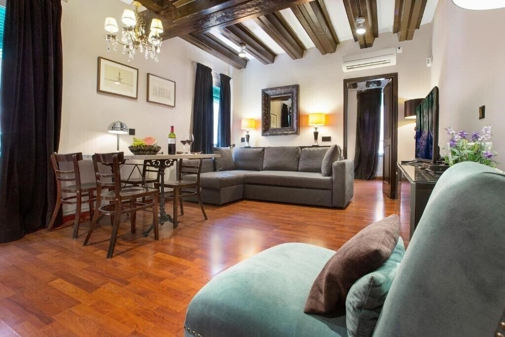 Отель Stay U-Nique Apartments Carretes 4*