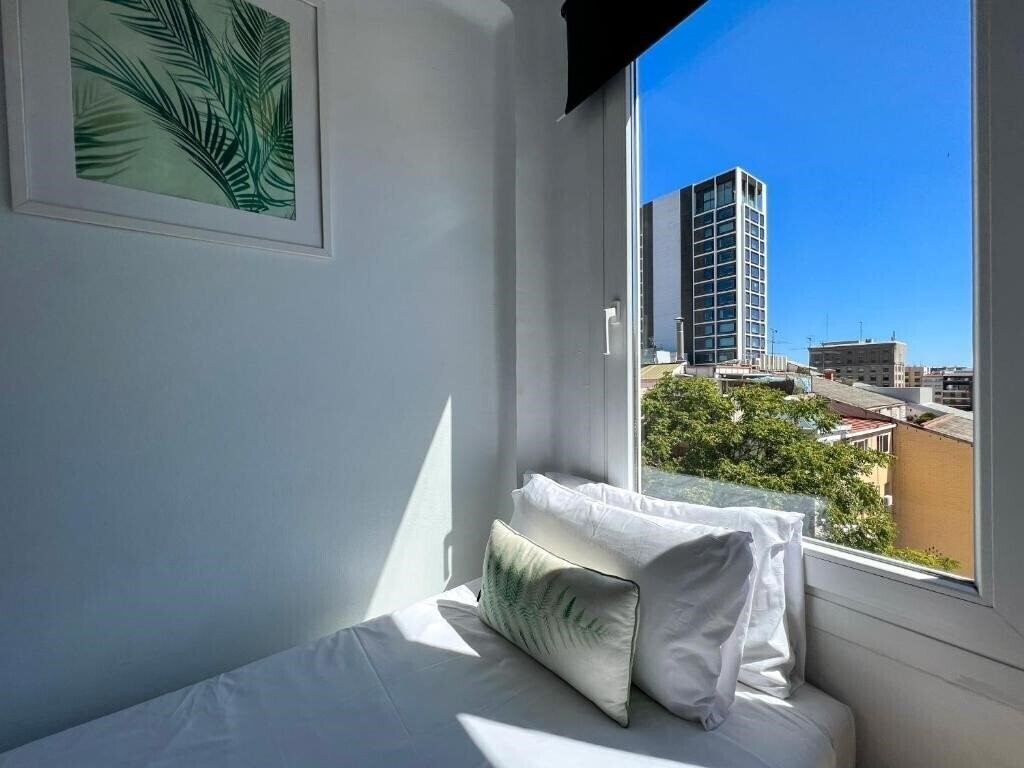 Фото Stay U-Nique Apartment Seneca 4*