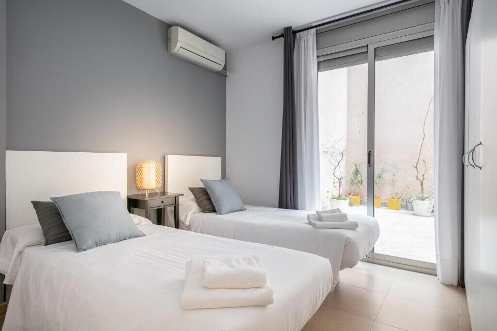 Фото Inside Barcelona Apartments Salva 3*