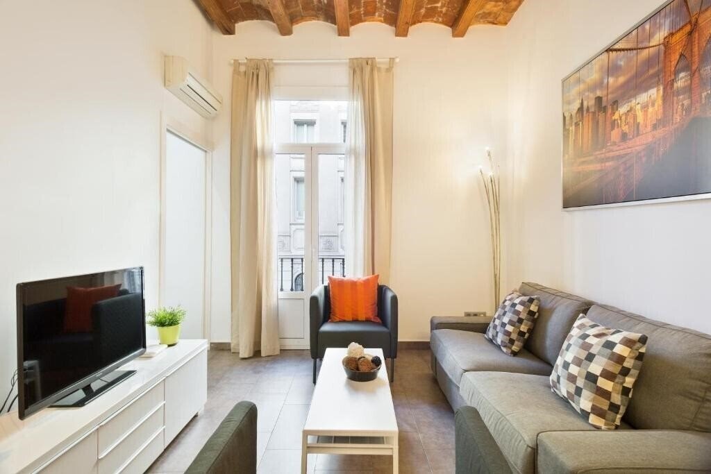 Готель Stay U-Nique Apartments Eixample Center 4*