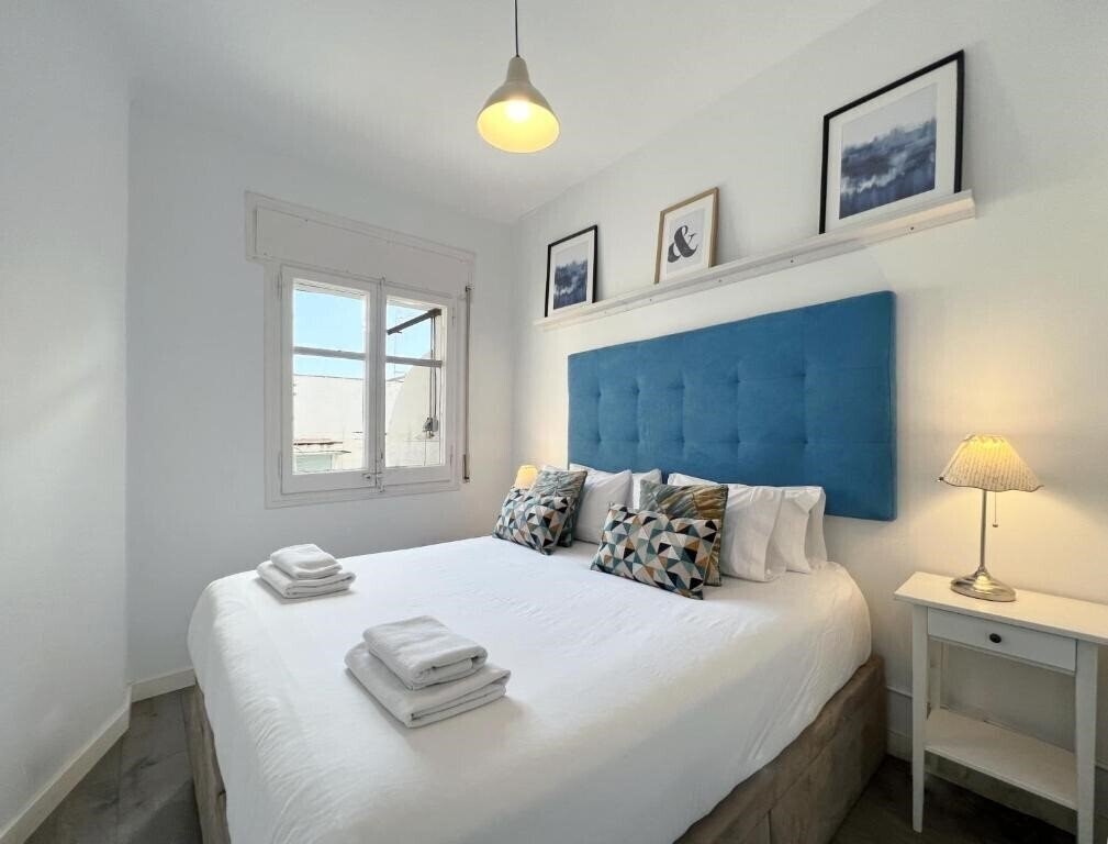 Фото Stay U-Nique Apartment Legalitat 4*
