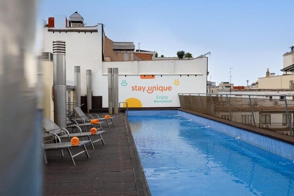 Отель Stay U-Nique Apartments Pau Claris 4*