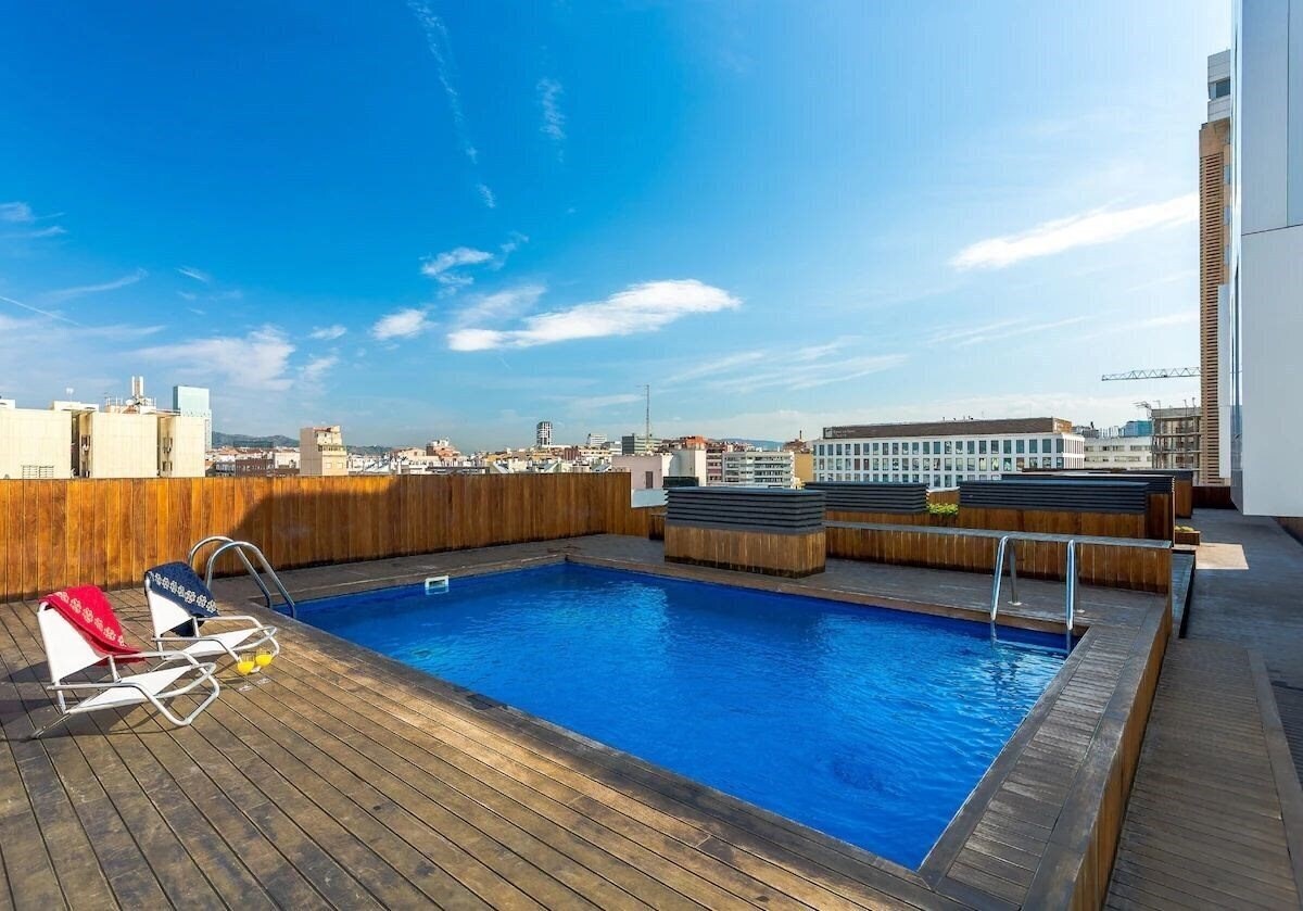 Отель Urban District Apartments Rambla Suites & Pool 4*
