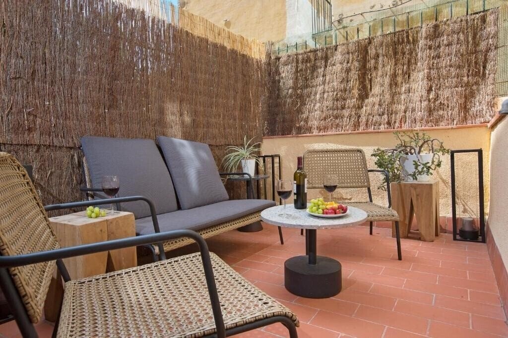 Отель Stay U-Nique Apartments Floridablanca 3*