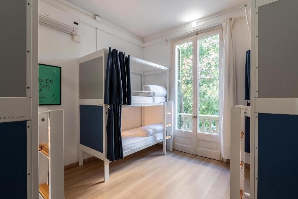 Фото The Central House Barcelona Gracia 2*