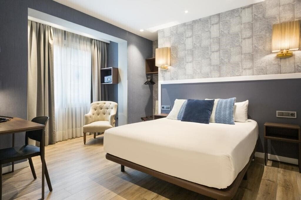 Готель Acta Splendid 3*