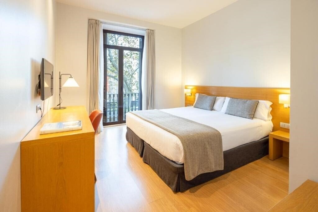 Отель Arc La Rambla 3*