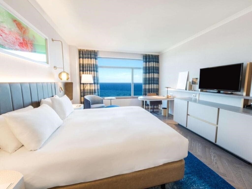 Отель Hilton Diagonal Mar Barcelona 4*