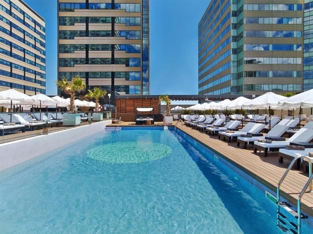 Готель Hilton Diagonal Mar Barcelona 4*