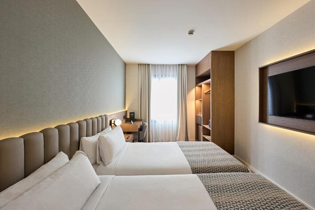 Фото Hesperia Ramblas 3*