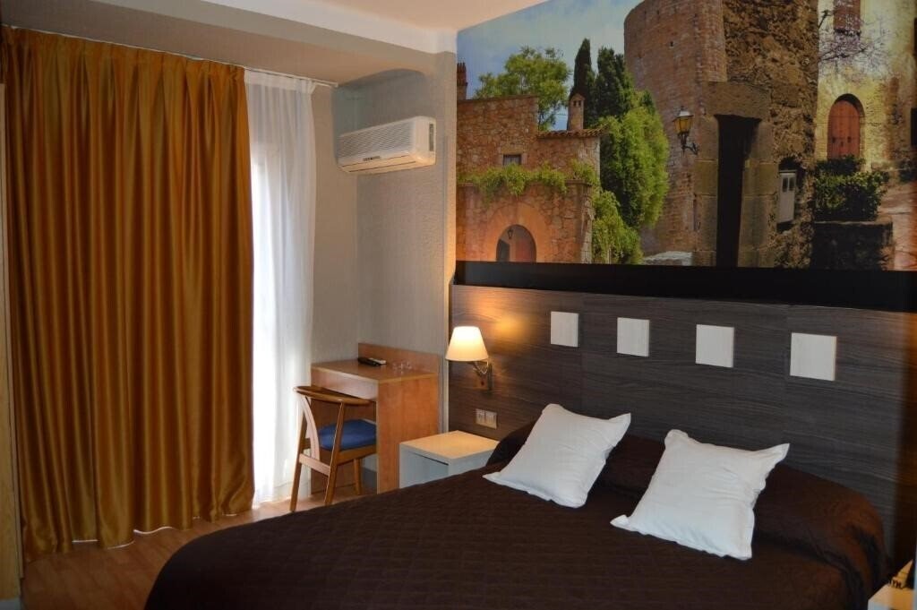 Фото Hotel Ciutadella 4*