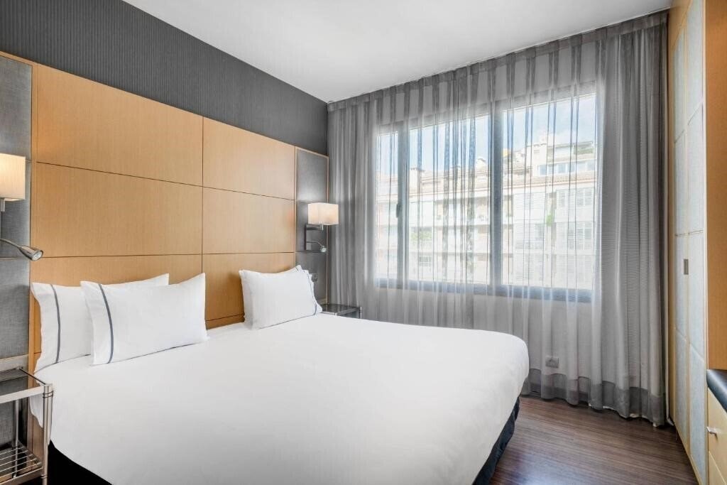 Фото AC Victoria Suites 4*