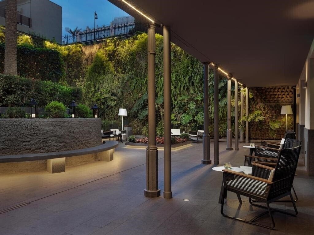 Картинка H10 Urquinaona Plaza 4*