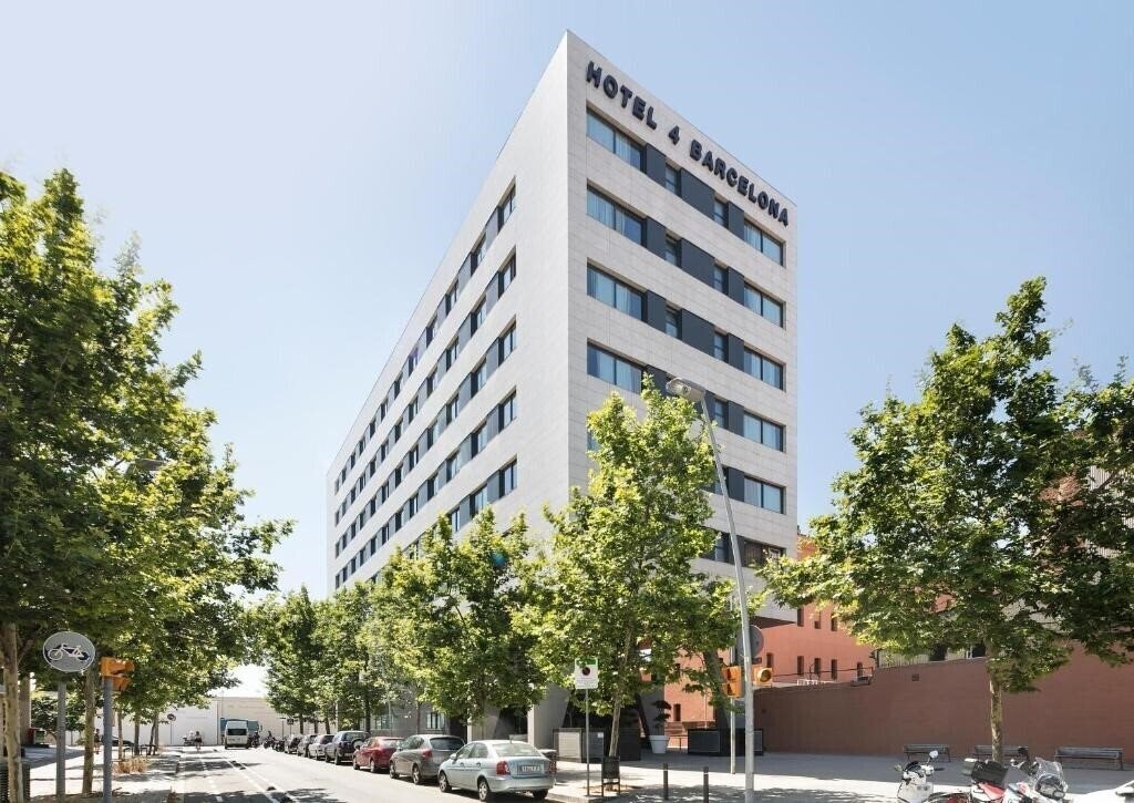 Отель Hotel 4 Barcelona 4*