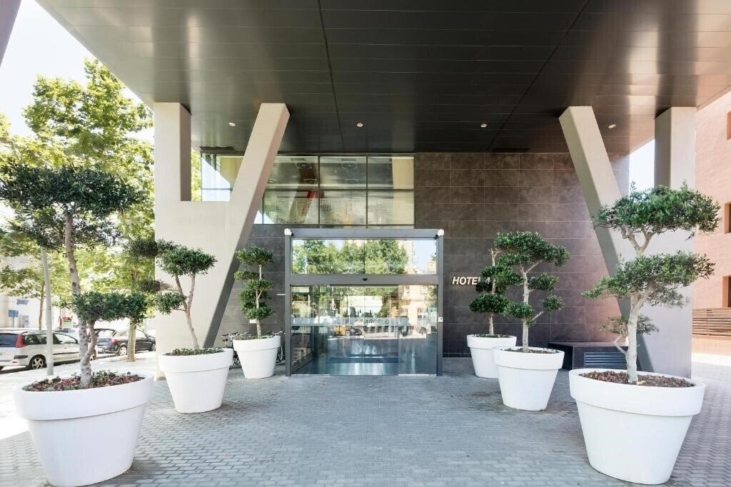 Фото Hotel 4 Barcelona 4*