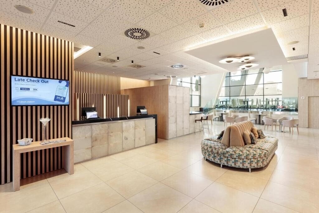 Фотографія Hotel 4 Barcelona 4*