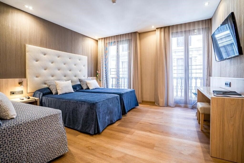 Готель Rialto by Gargallo Hoteles 3*